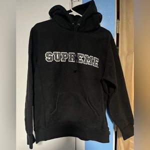 Supreme hoodie